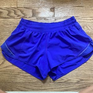 Lululemon Hottie Hot short 2.5
